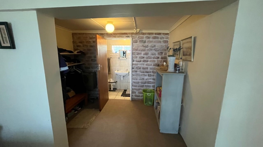 6 Bedroom Property for Sale in Oyster Bay Eastern Cape